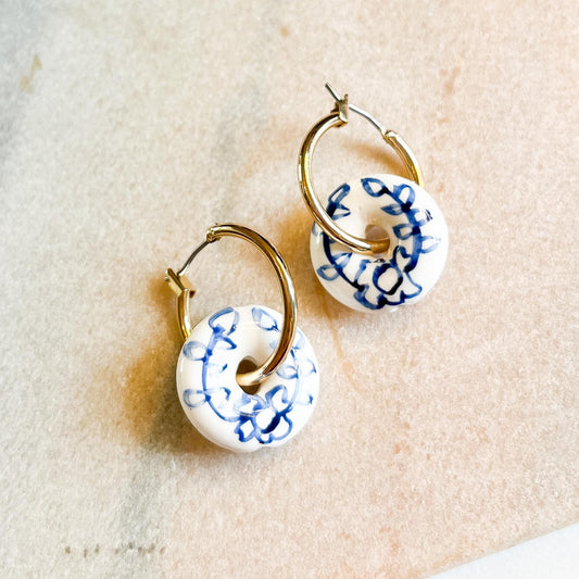 Delft Blue & White Donut Hoop Earrings – Ceramic Style Charm Hoops – Trendy Statement Jewellery