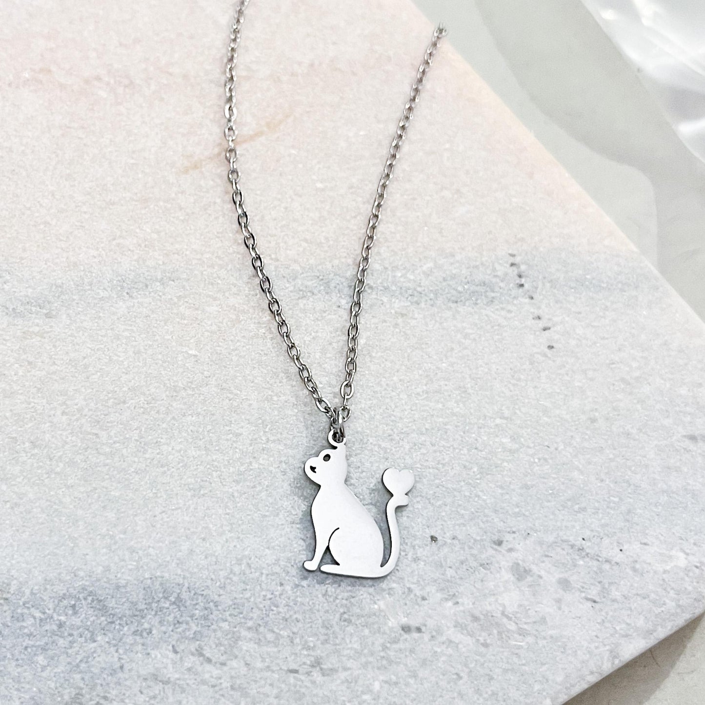 Dainty Silver Cat Necklace with Heart Tail – Minimalist Kitten Pendant – Pet Lover Gift for Her – Animal Jewelry – Meow Charm Necklace