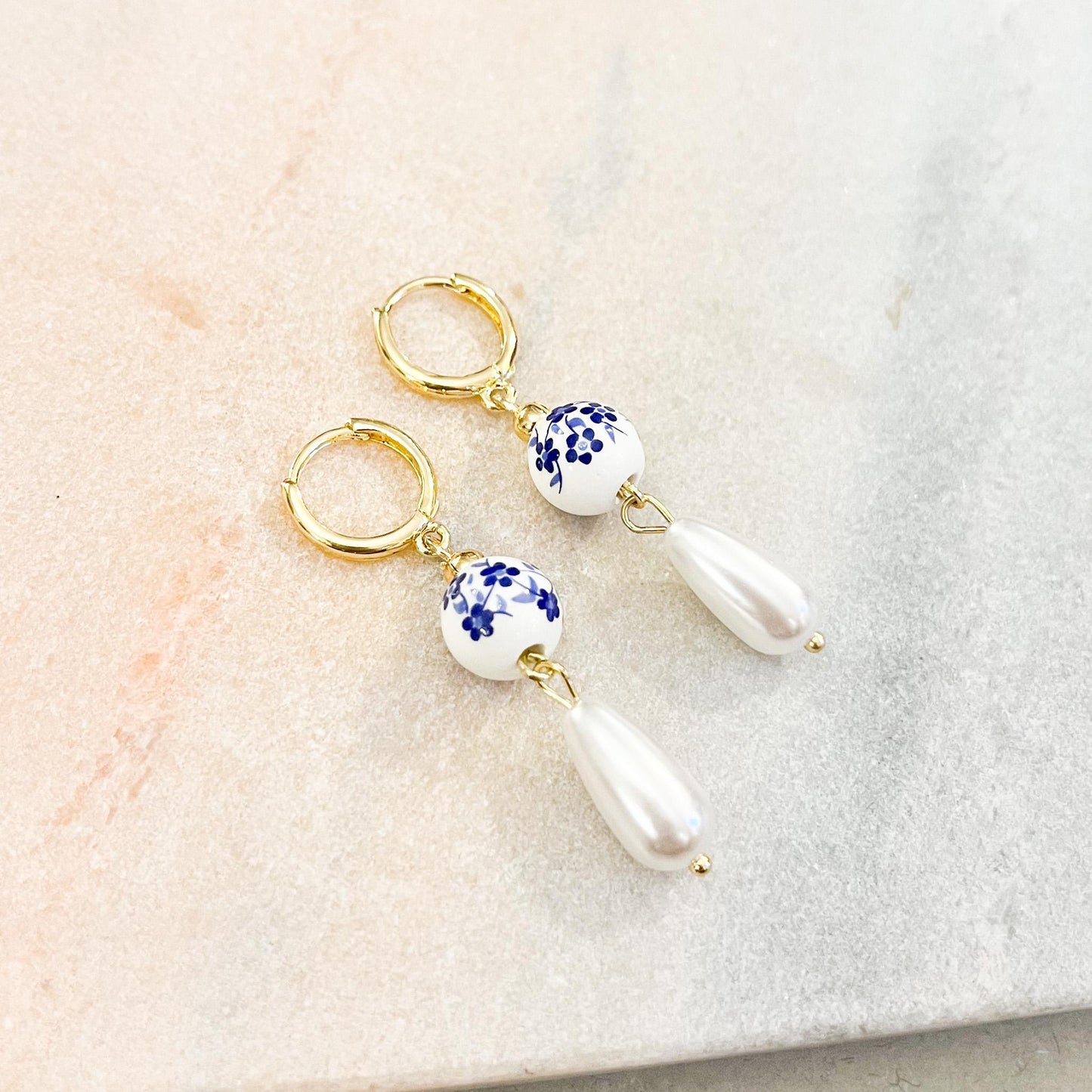 Blue and White Floral Pearl Earrings – Chinoiserie Porcelain Style Dangles – Elegant Gold Huggie Hoops
